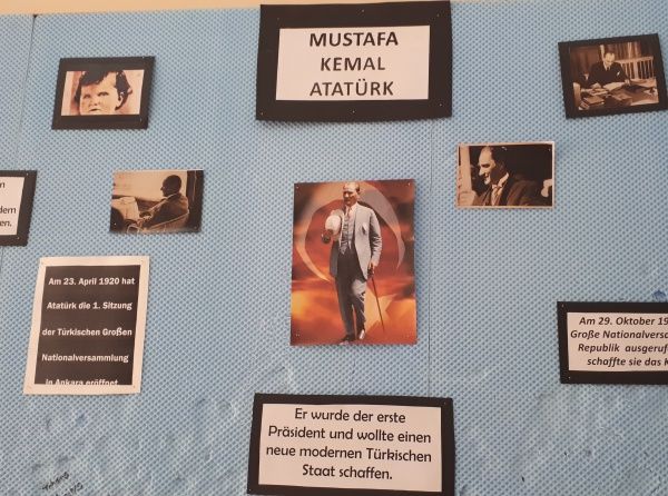 Almanca Atatürk Panosu